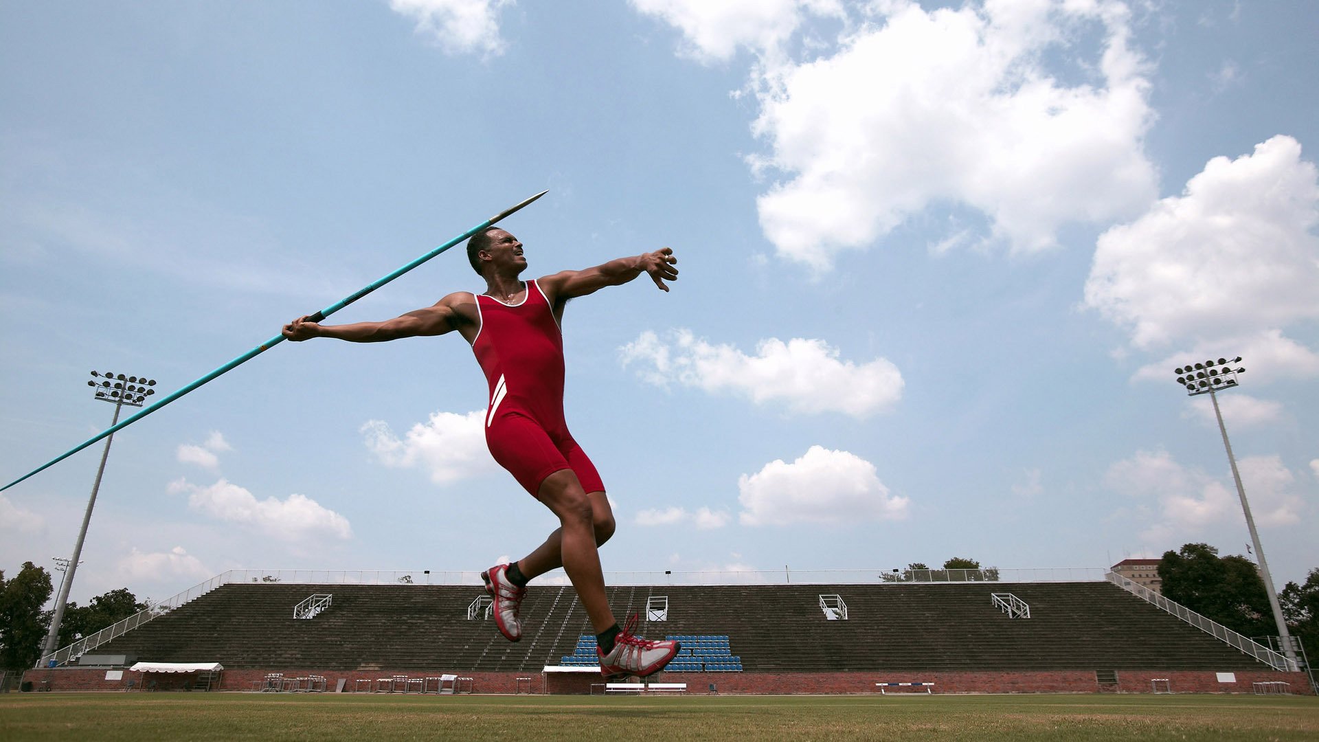 乌迪内斯后卫出色抢断反击，帮助球队取胜，乌迪内斯出来的球星